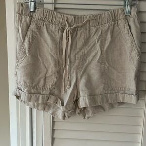 Bella Dahl cream colored shorts